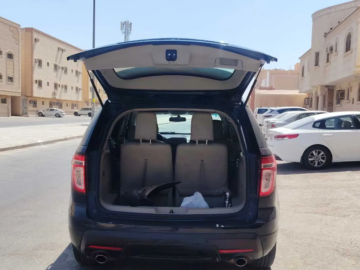 Car image 21