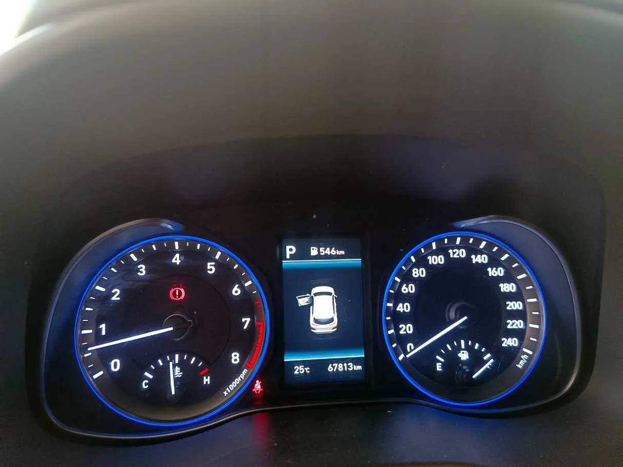Car image 25