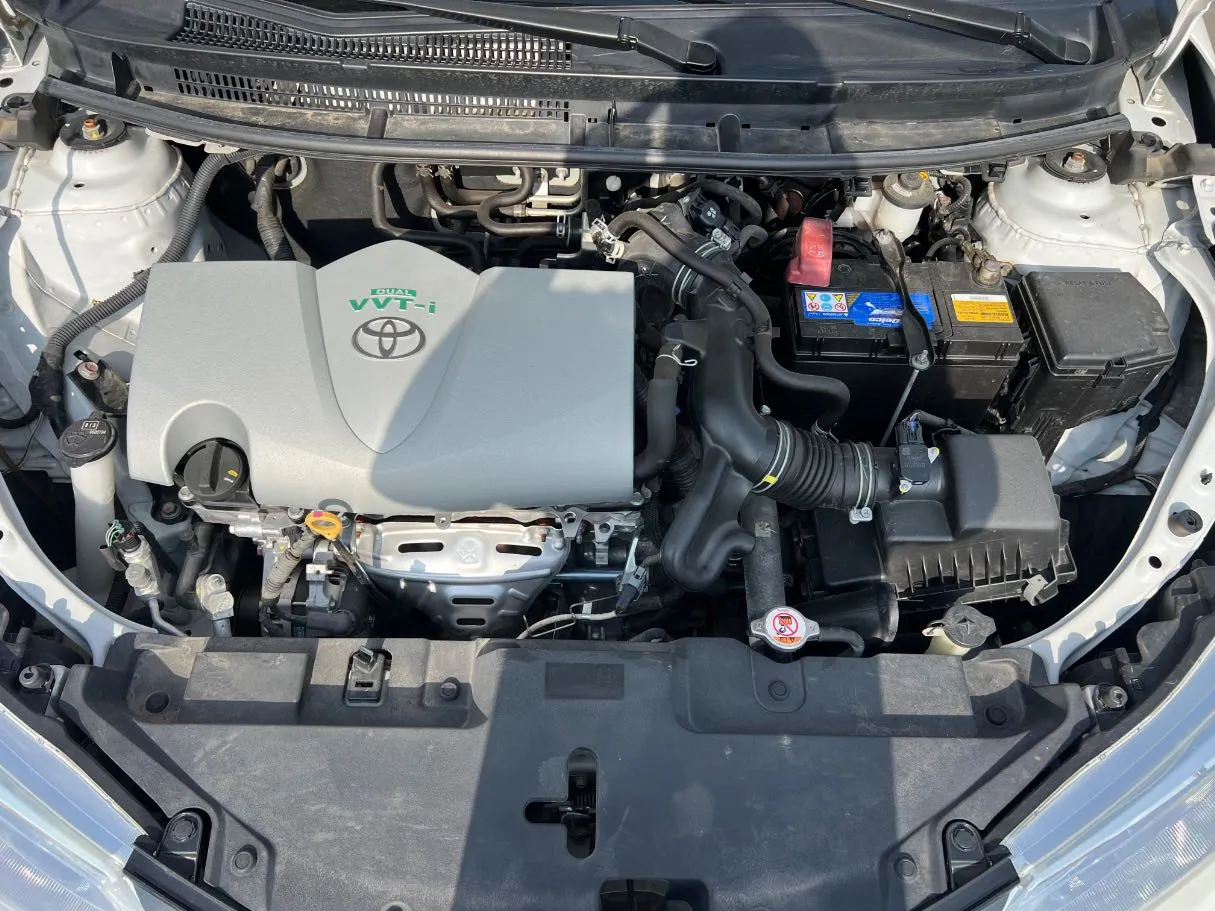 Car image 25