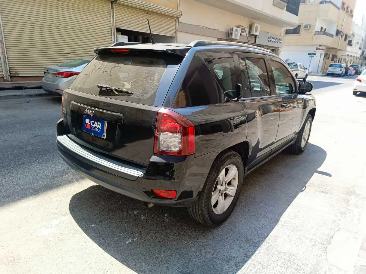 Car image 5
