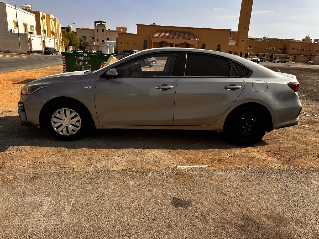 Car image 8