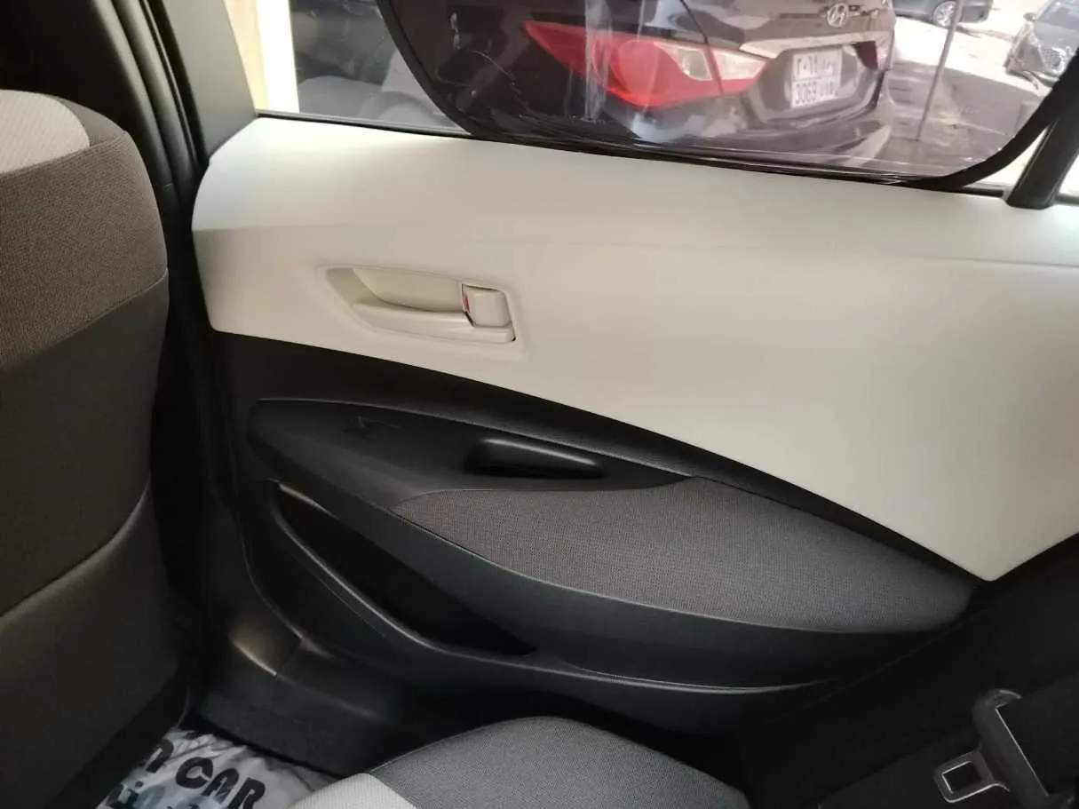 Car image 35