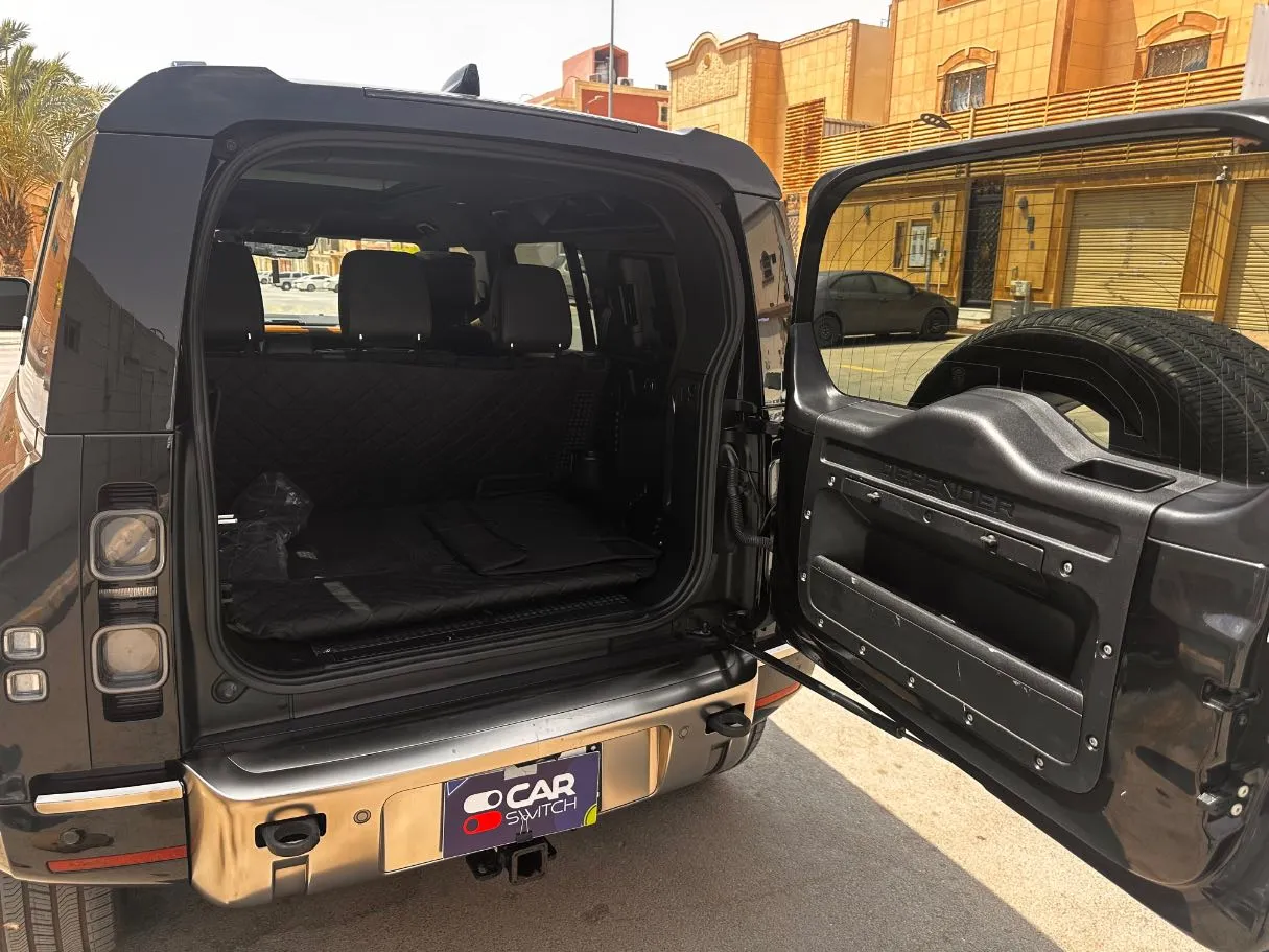 Car image 23