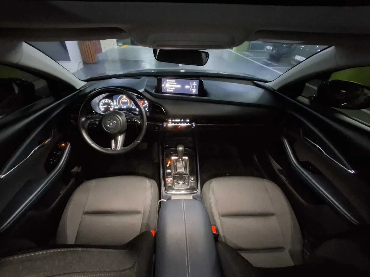 Car image 15