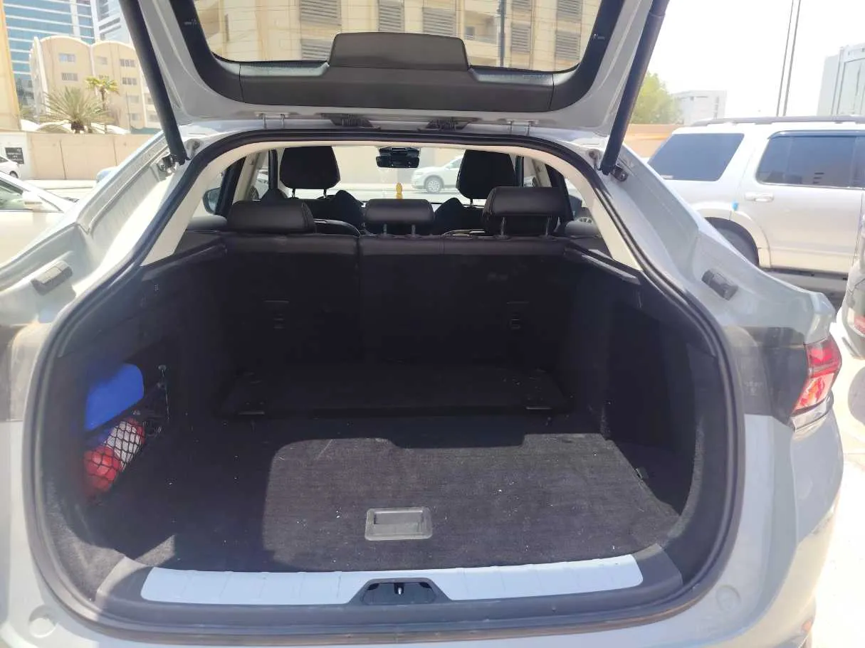 Car image 25
