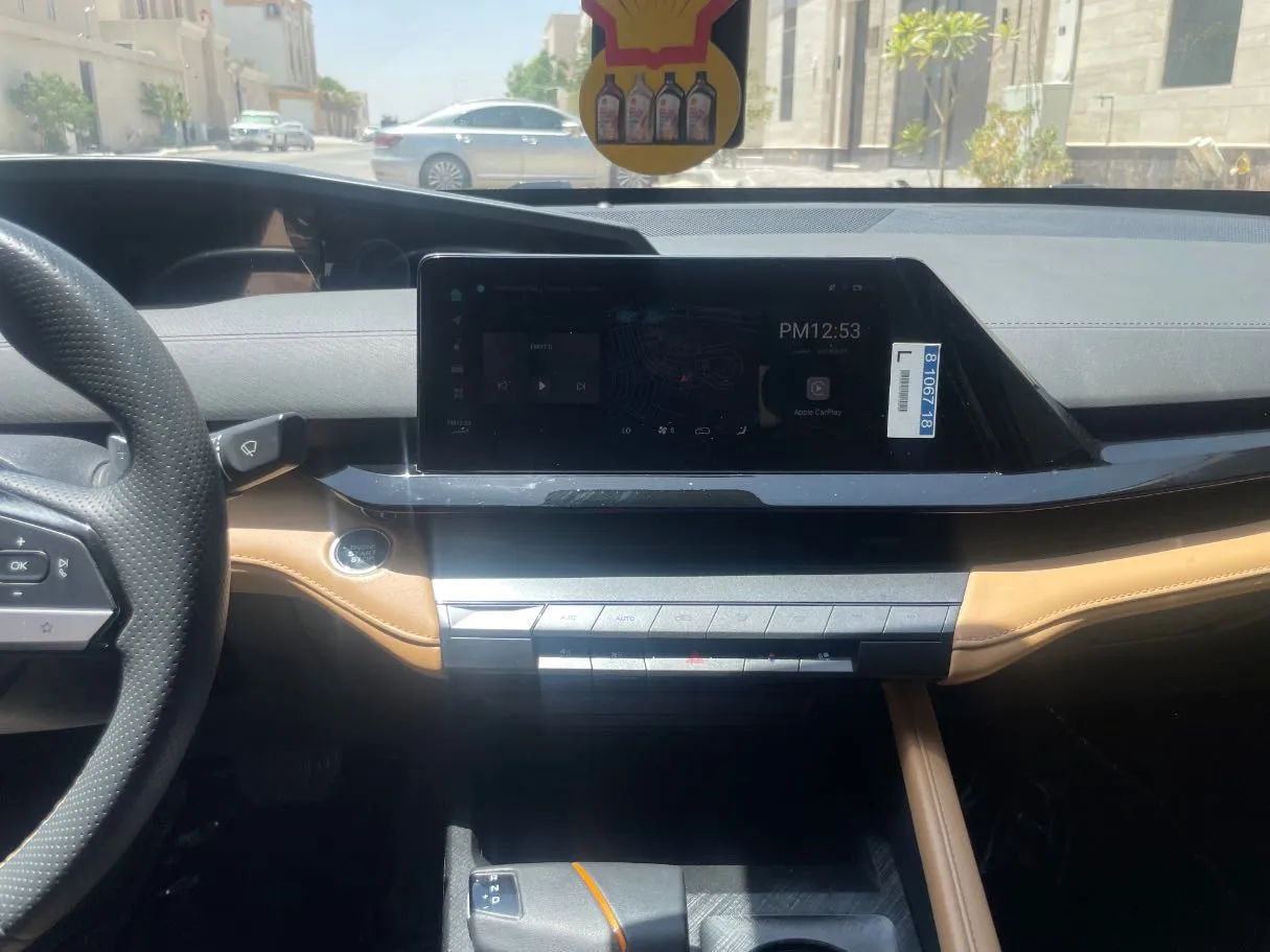 Car image 19