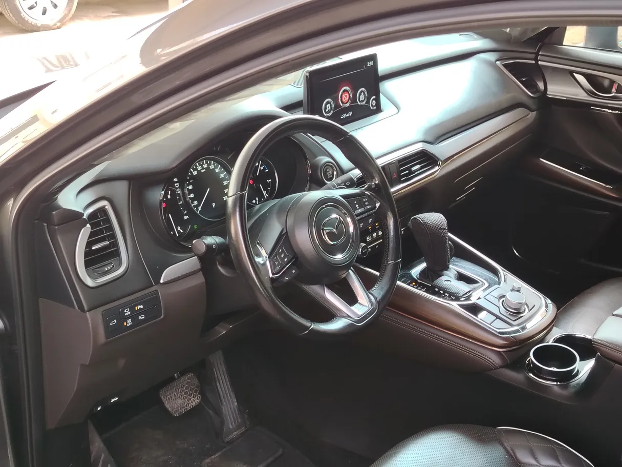 Car image 13