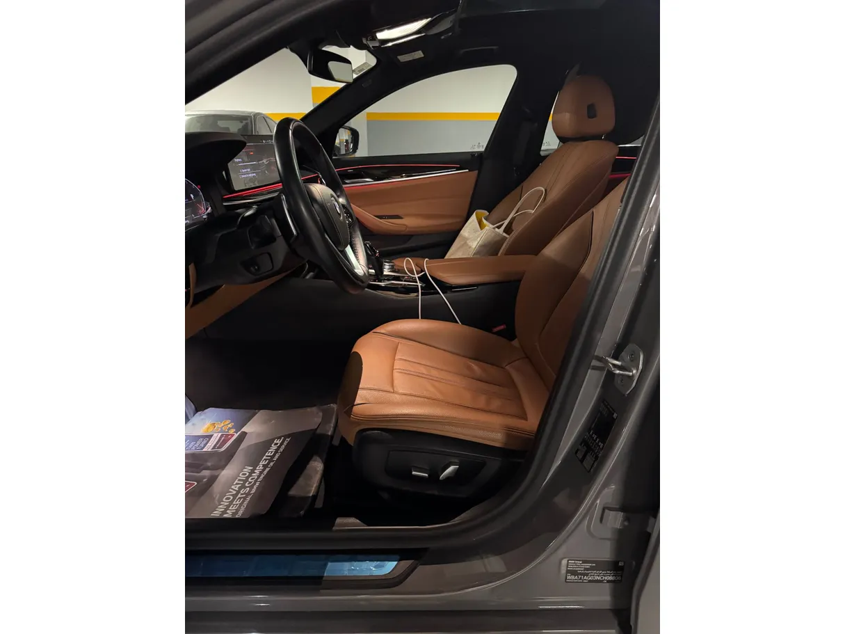 Car image 11