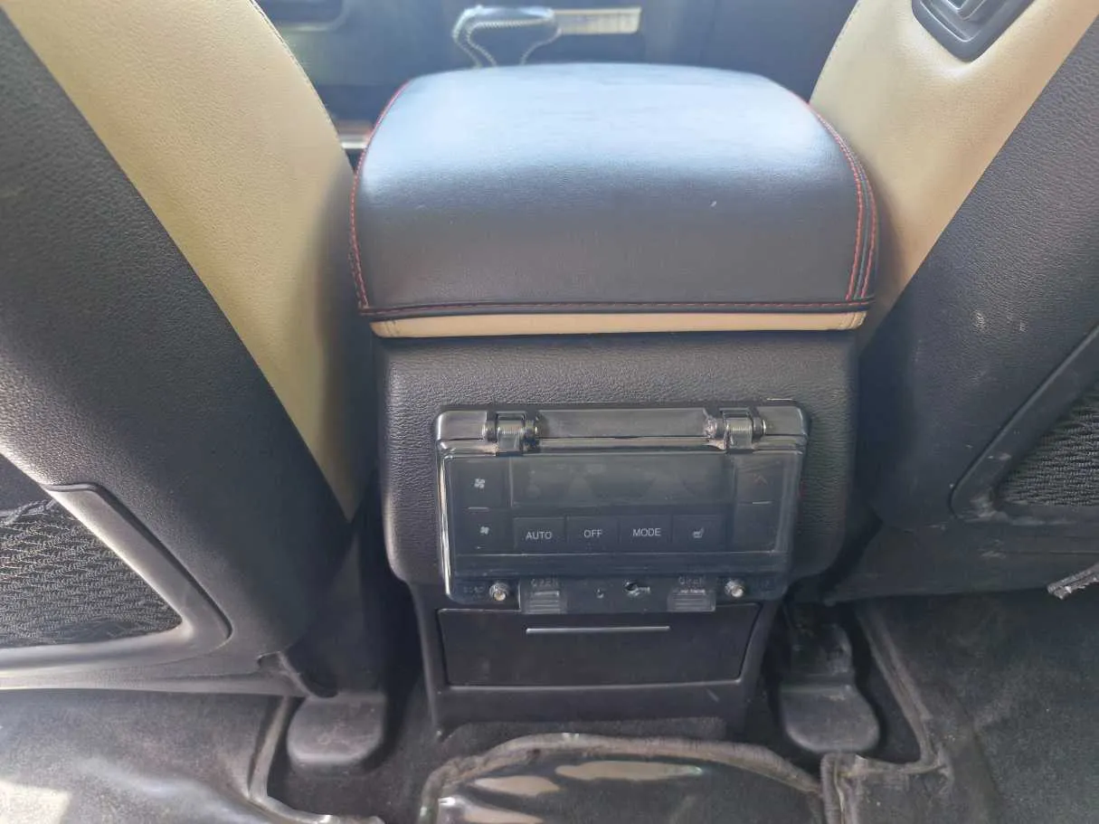Car image 24
