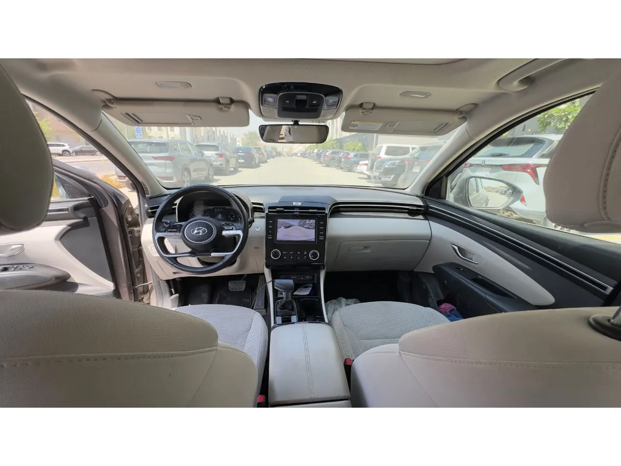Car image 13
