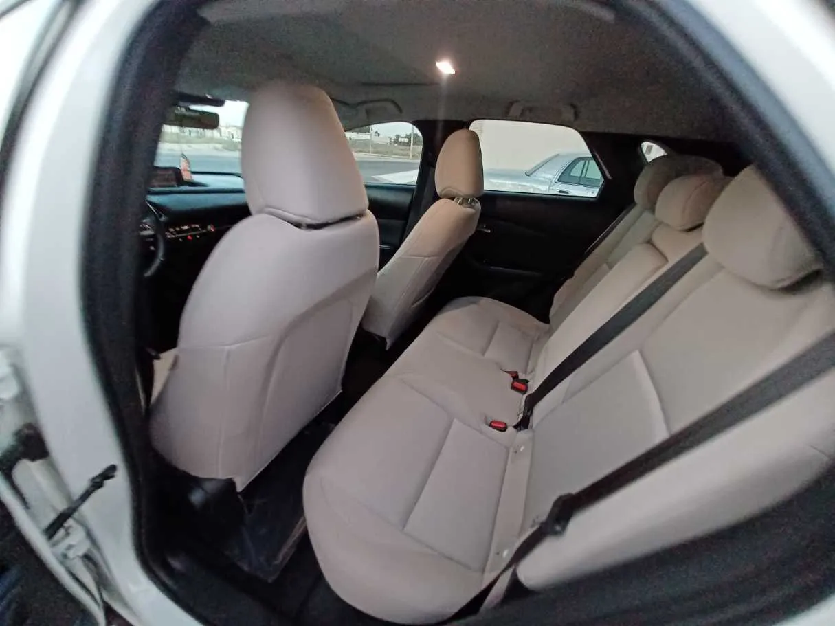 Car image 11
