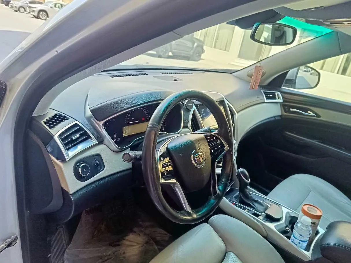 Car image 10