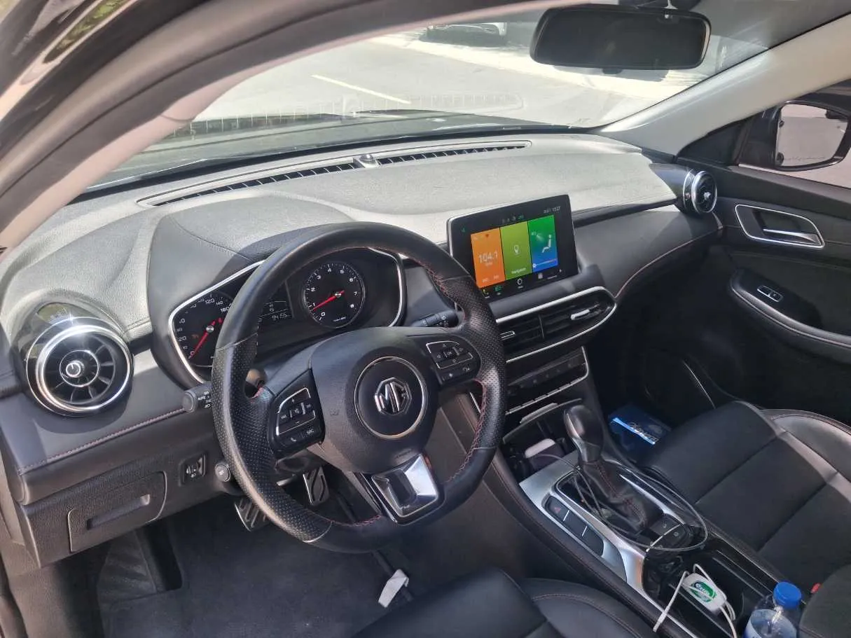 Car image 11