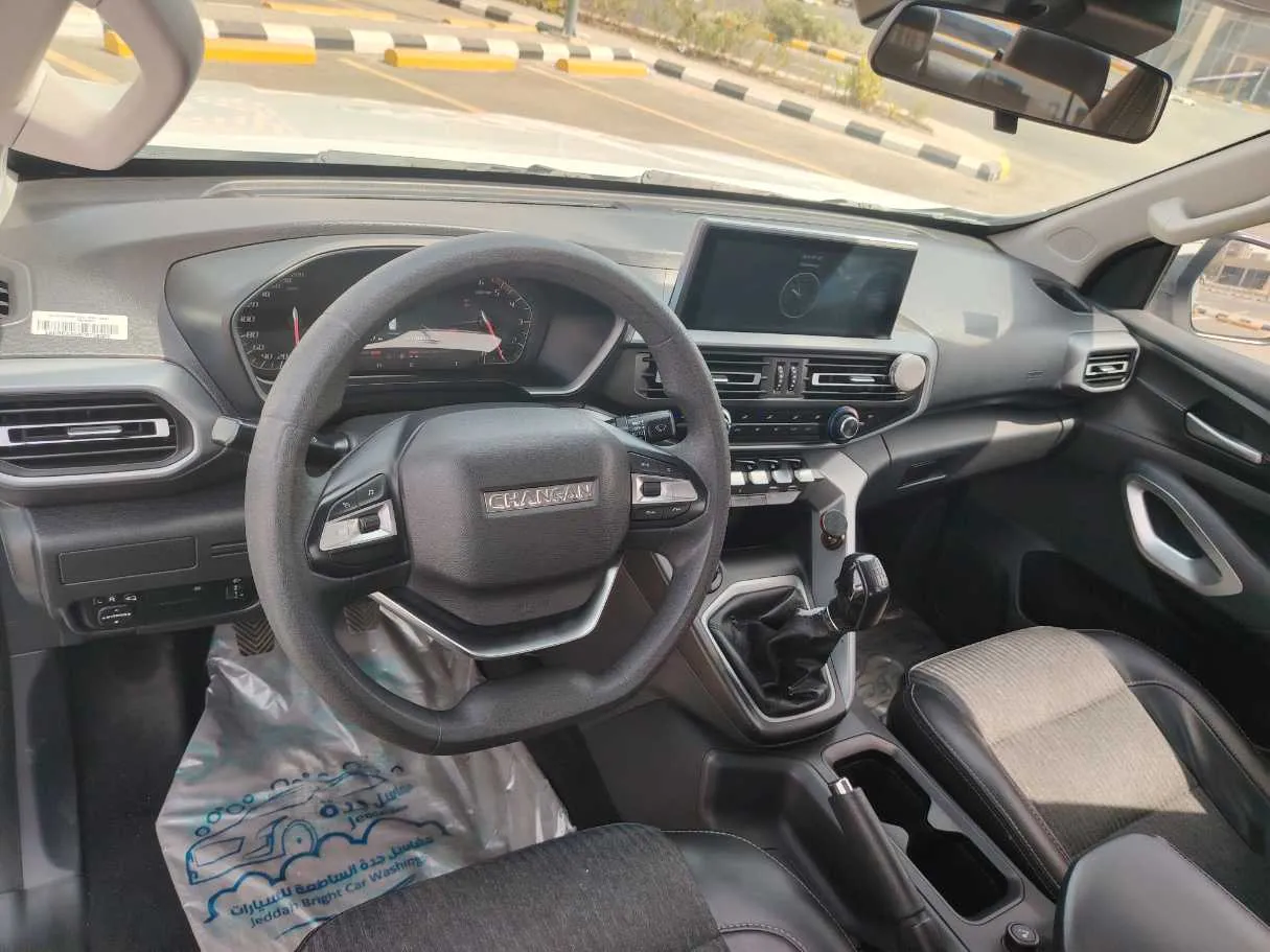 Car image 13