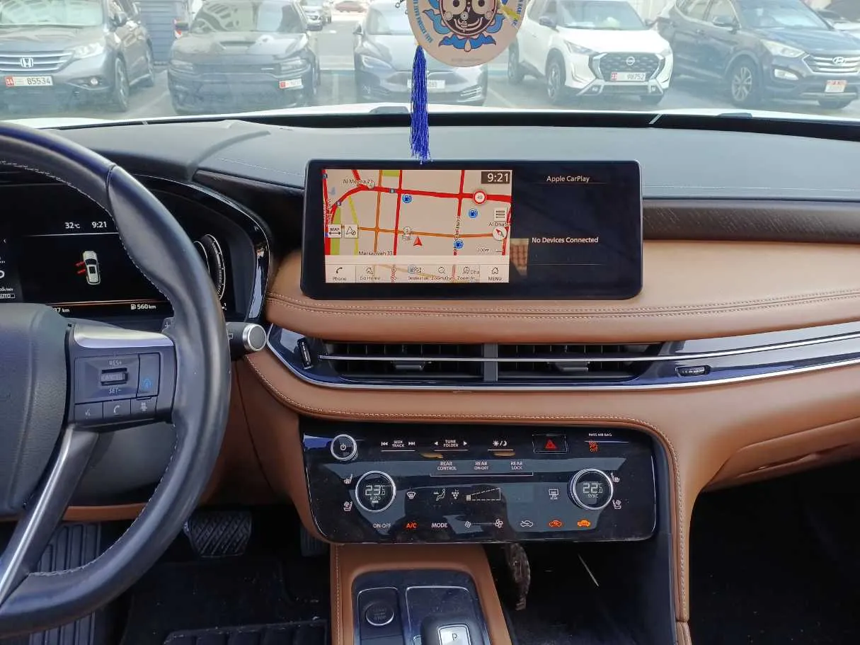 Car image 17