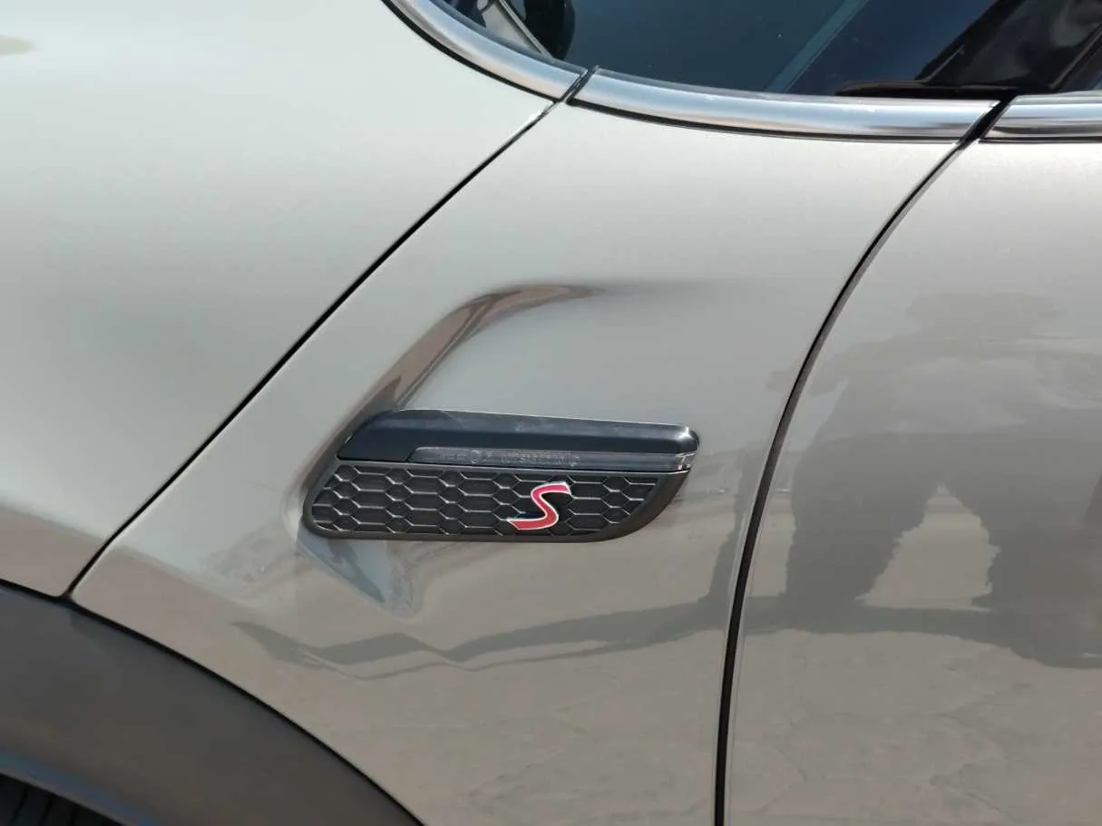 Car image 31