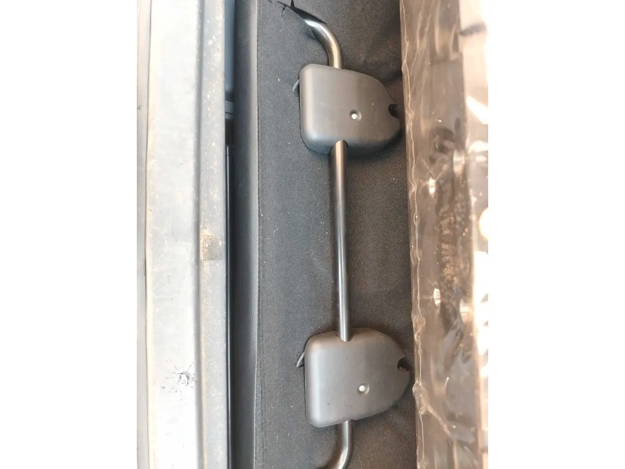 Car image 40