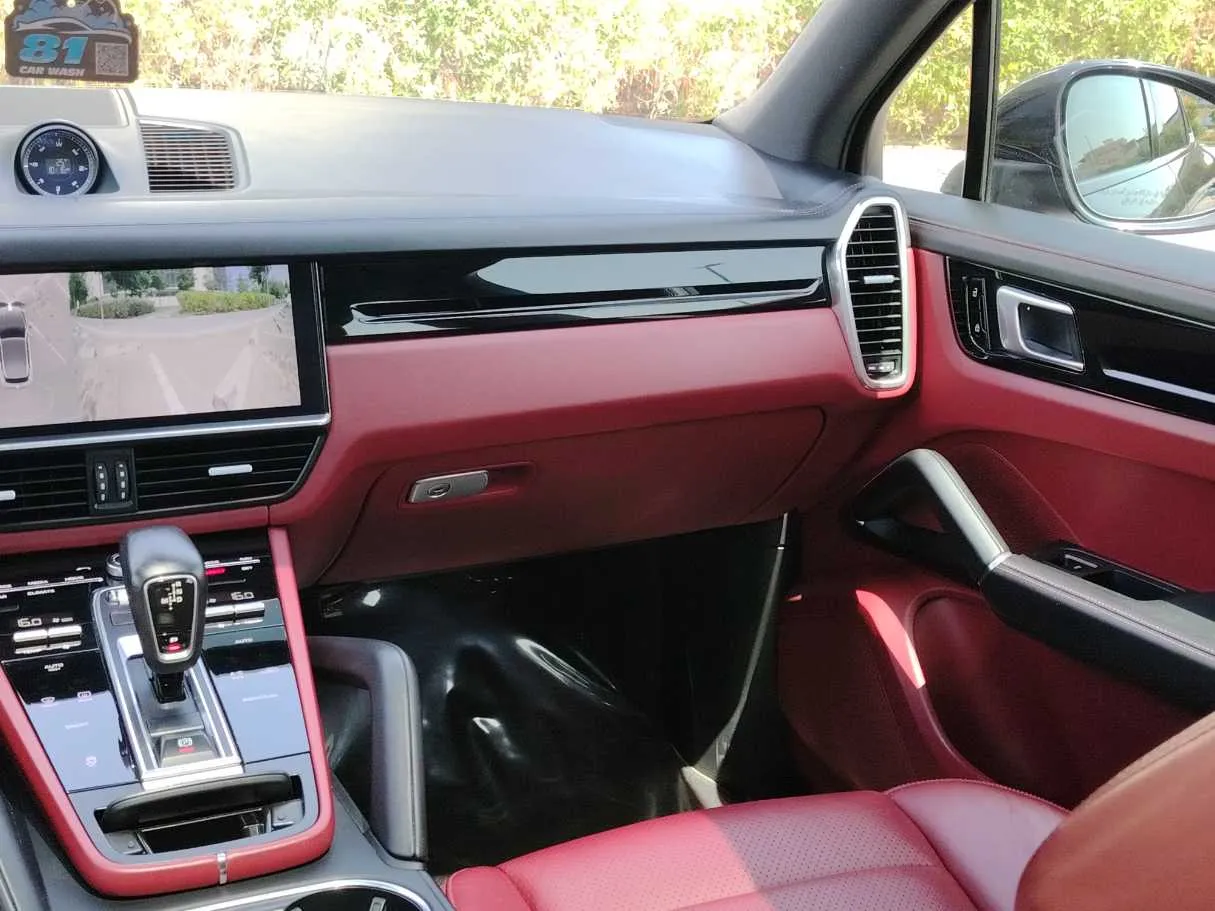 Car image 23