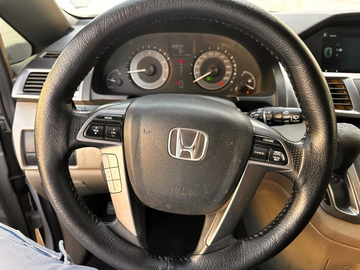 Car image 18