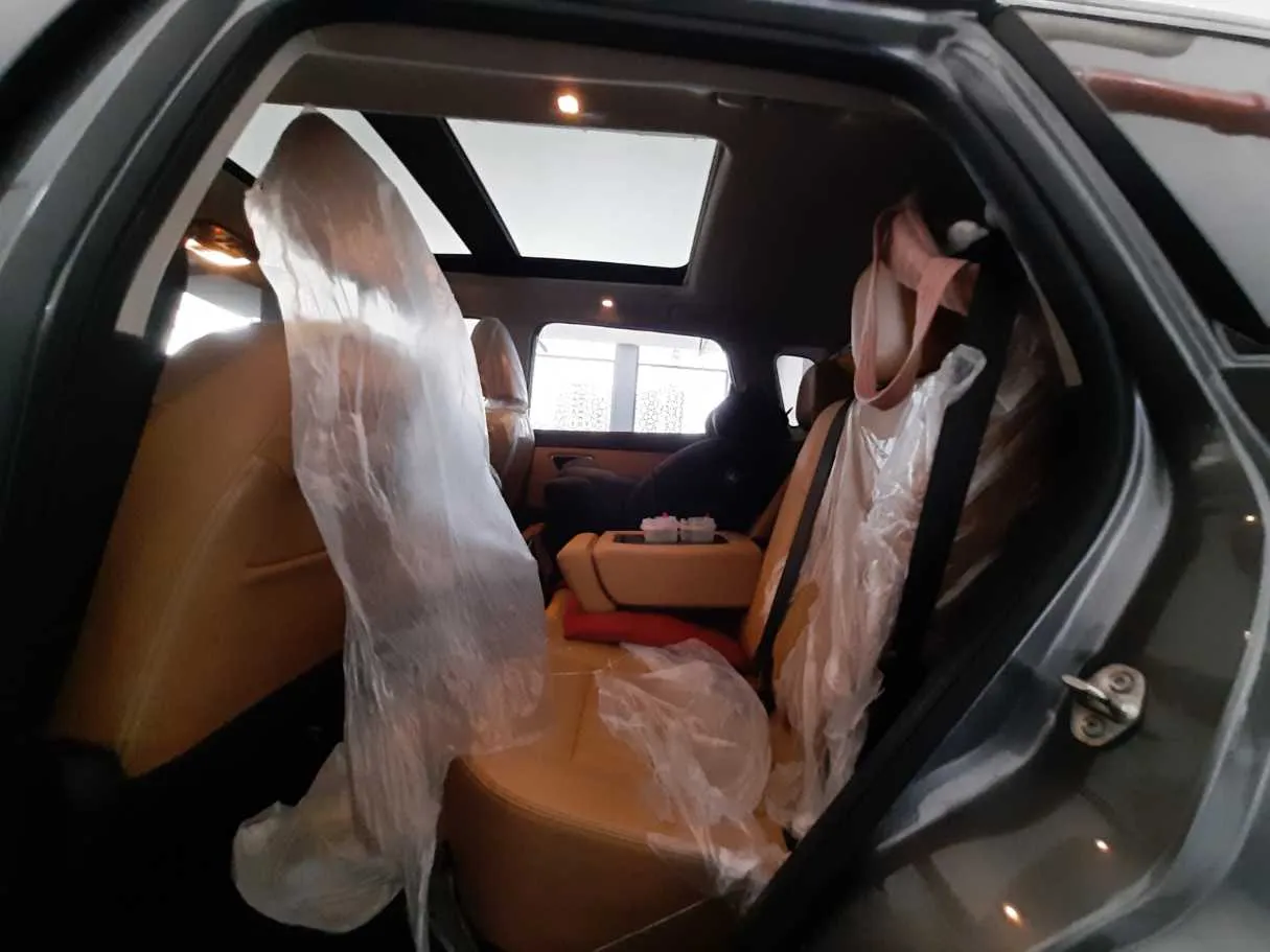 Car image 17