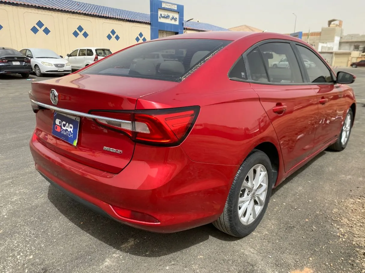 Car image 5
