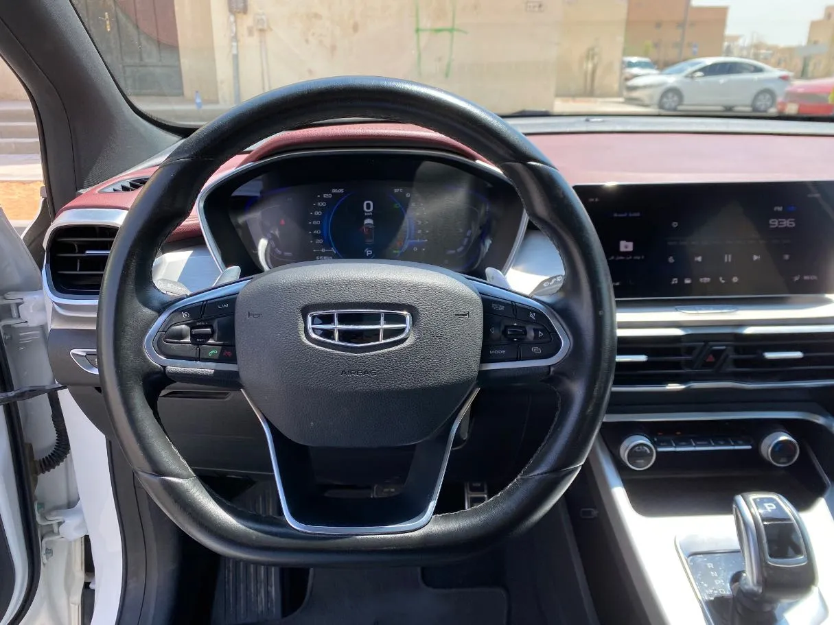 Car image 16