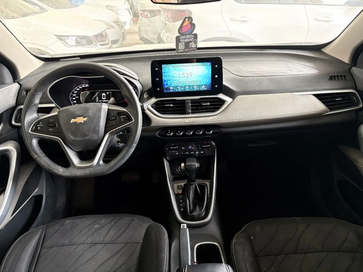 Car image 18