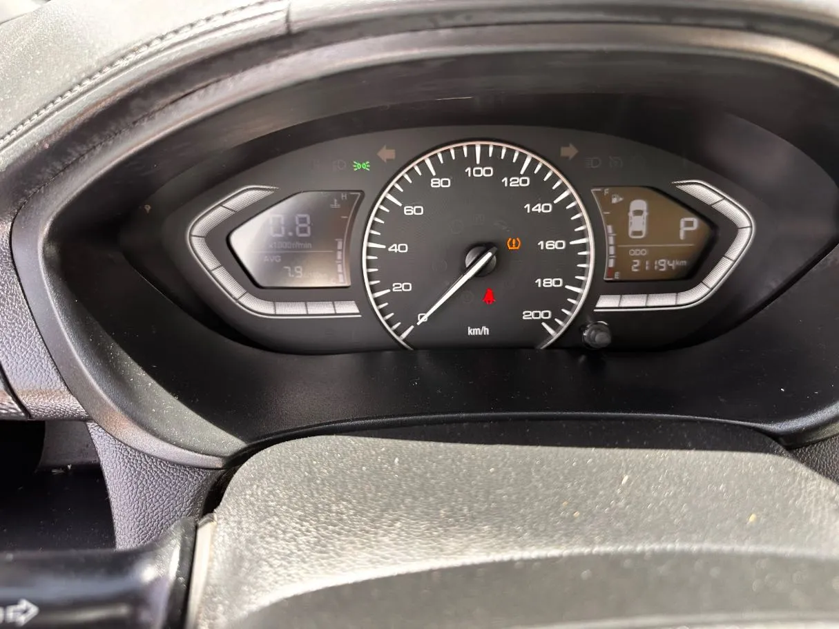 Car image 20