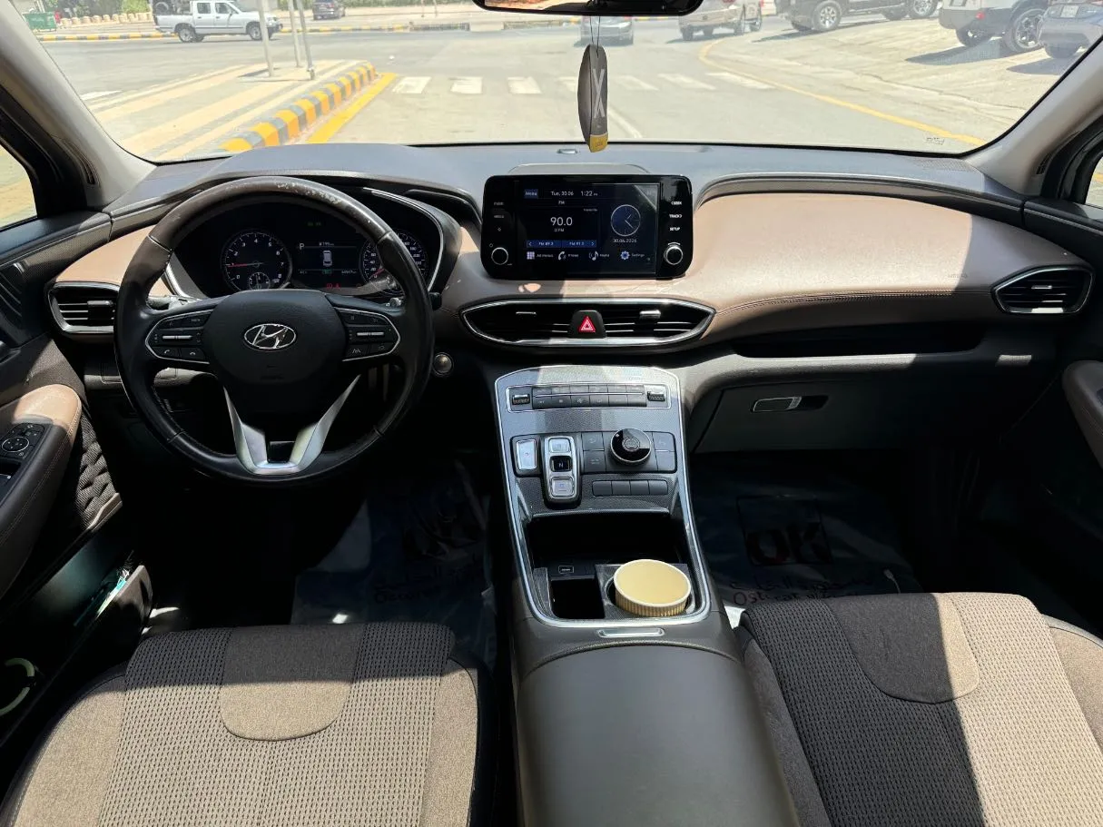 Car image 17