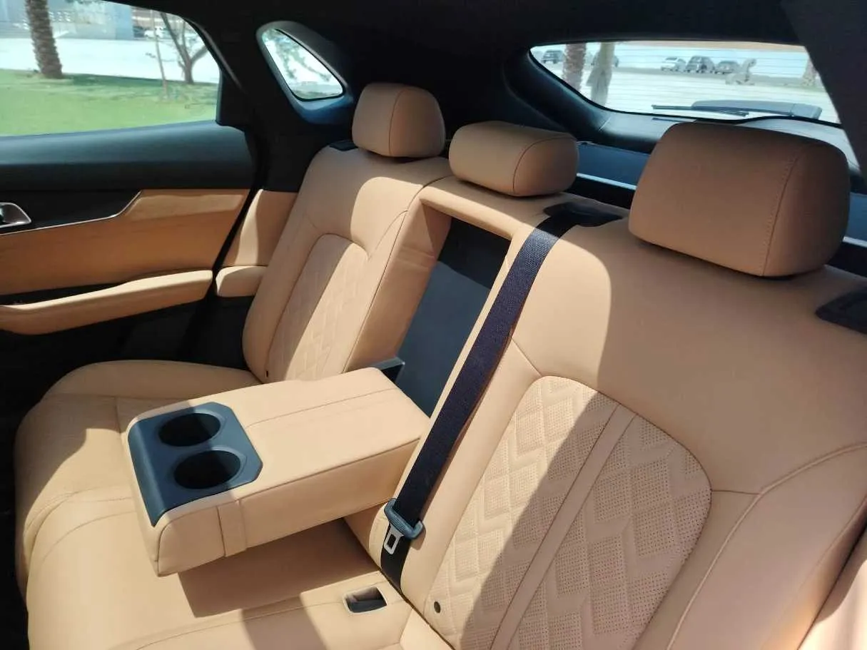 Car image 37