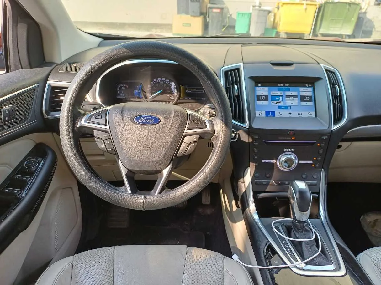 Car image 17