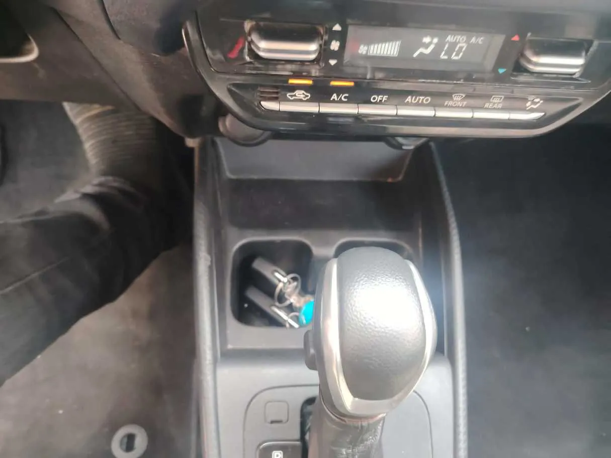 Car image 23
