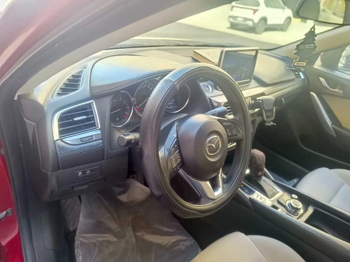 Car image 16