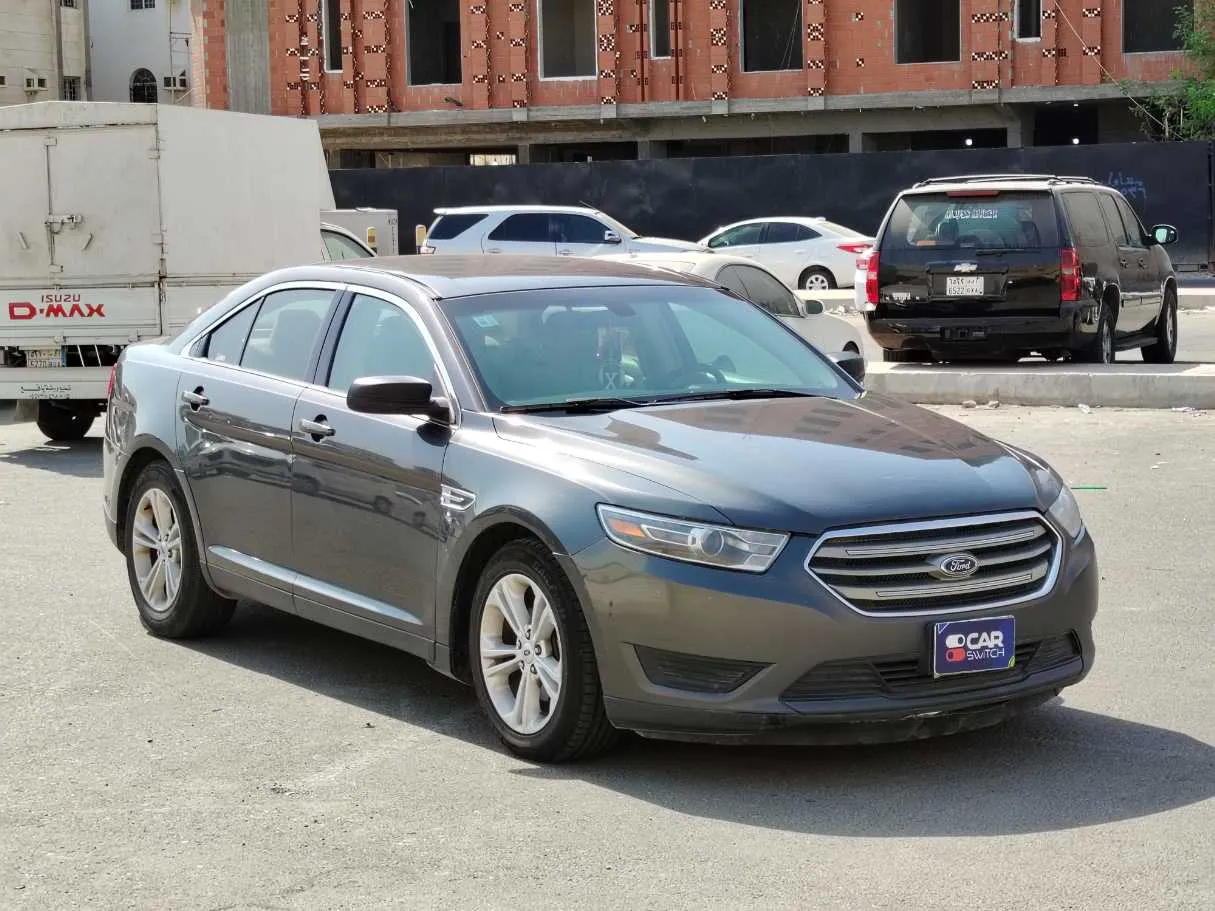 Car image 3