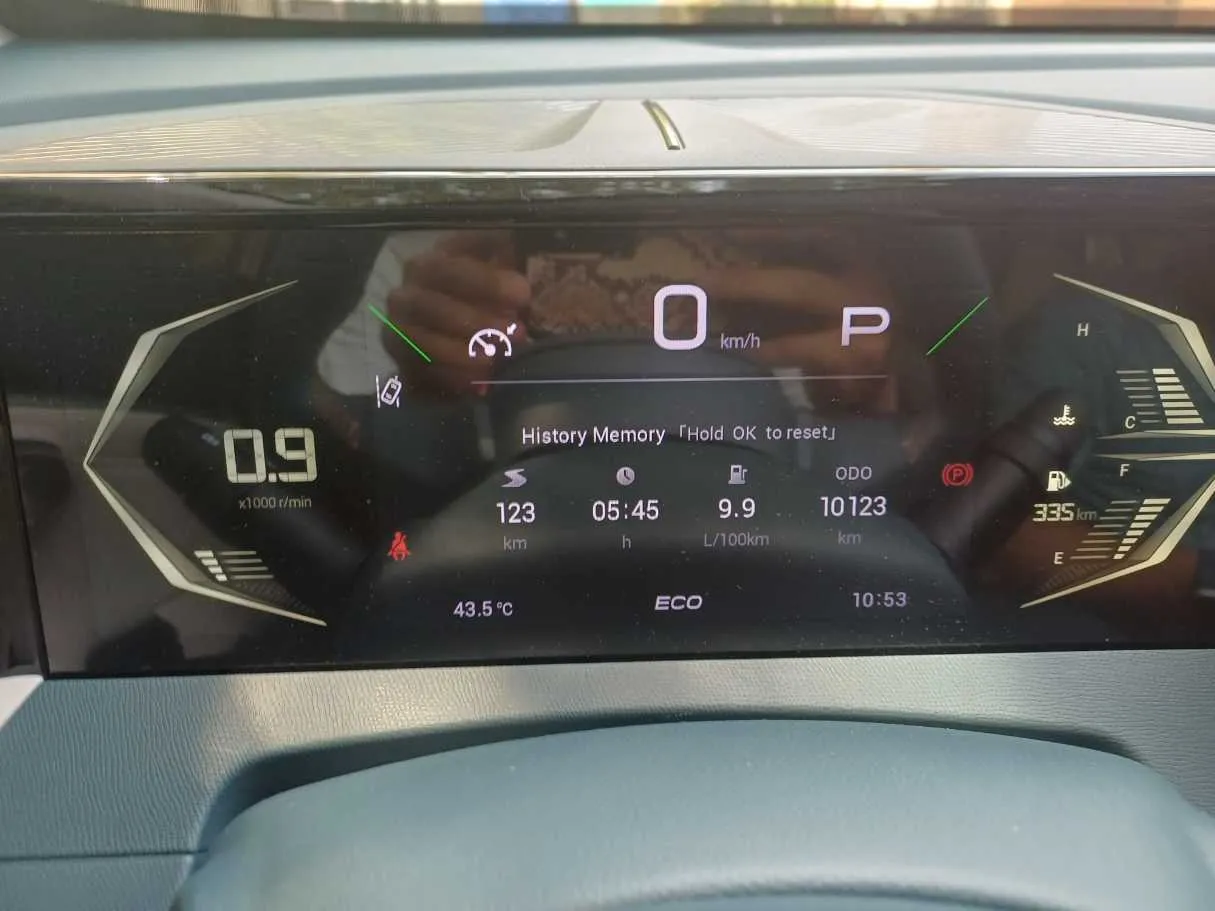 Car image 19