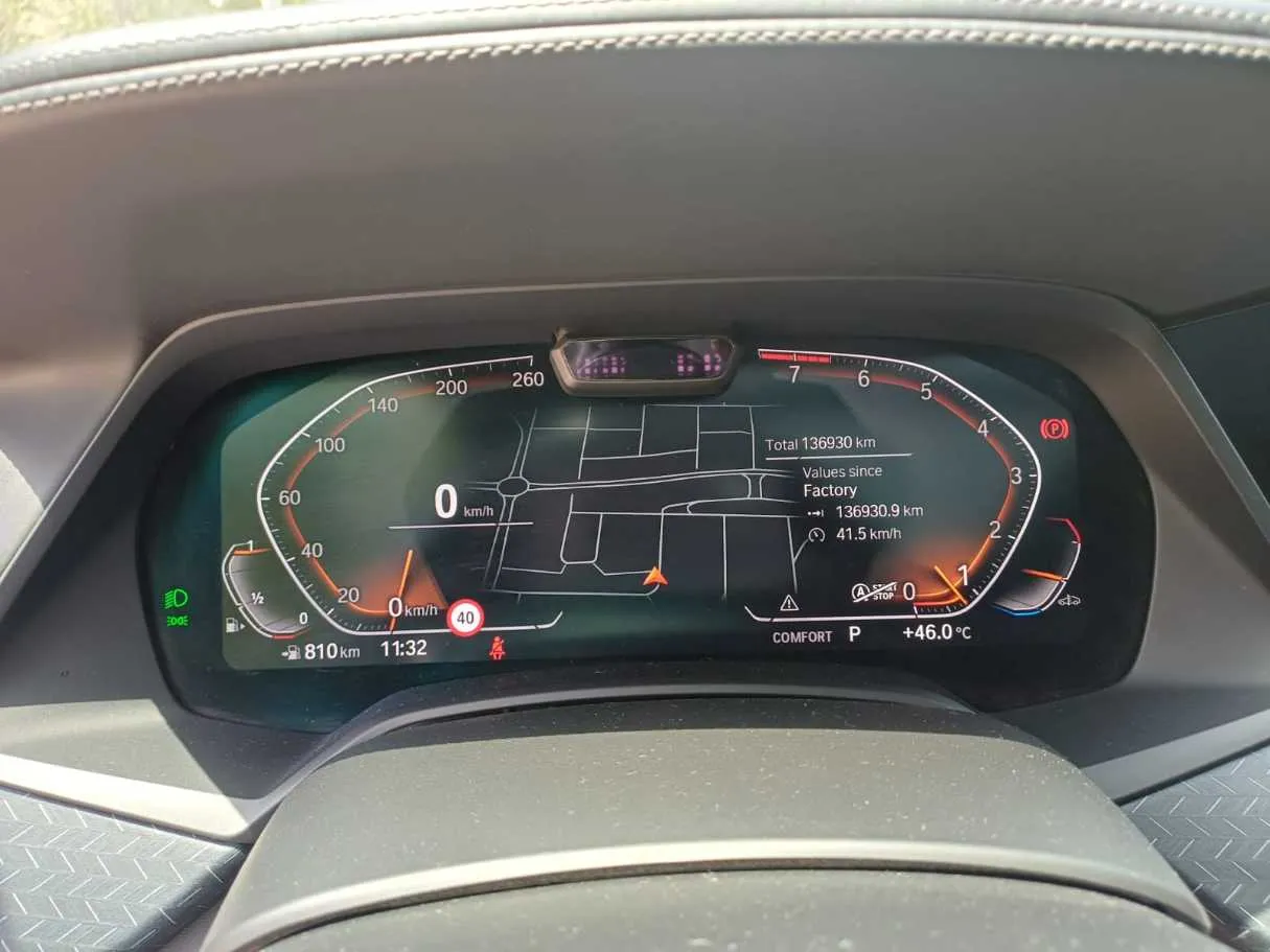 Car image 25