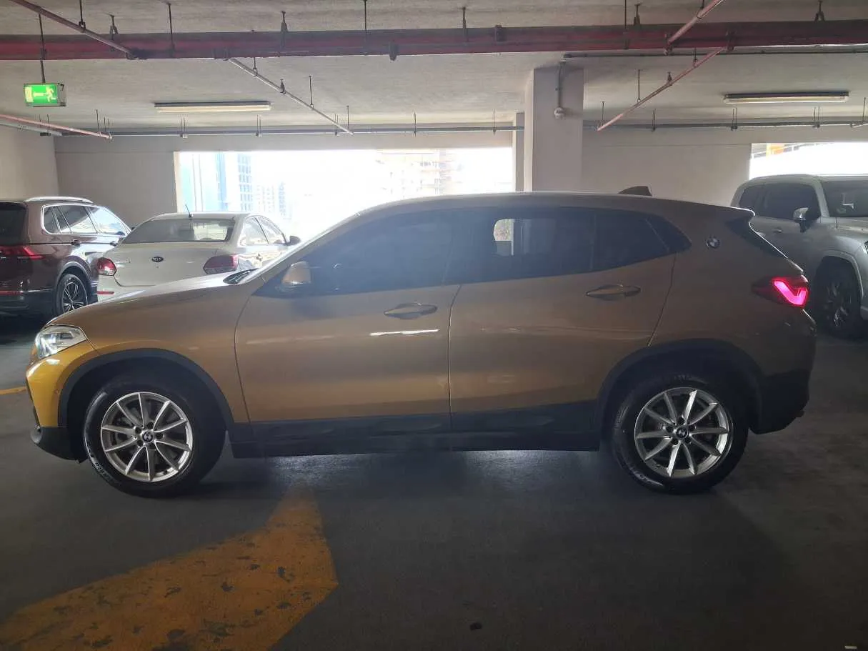 Car image 8