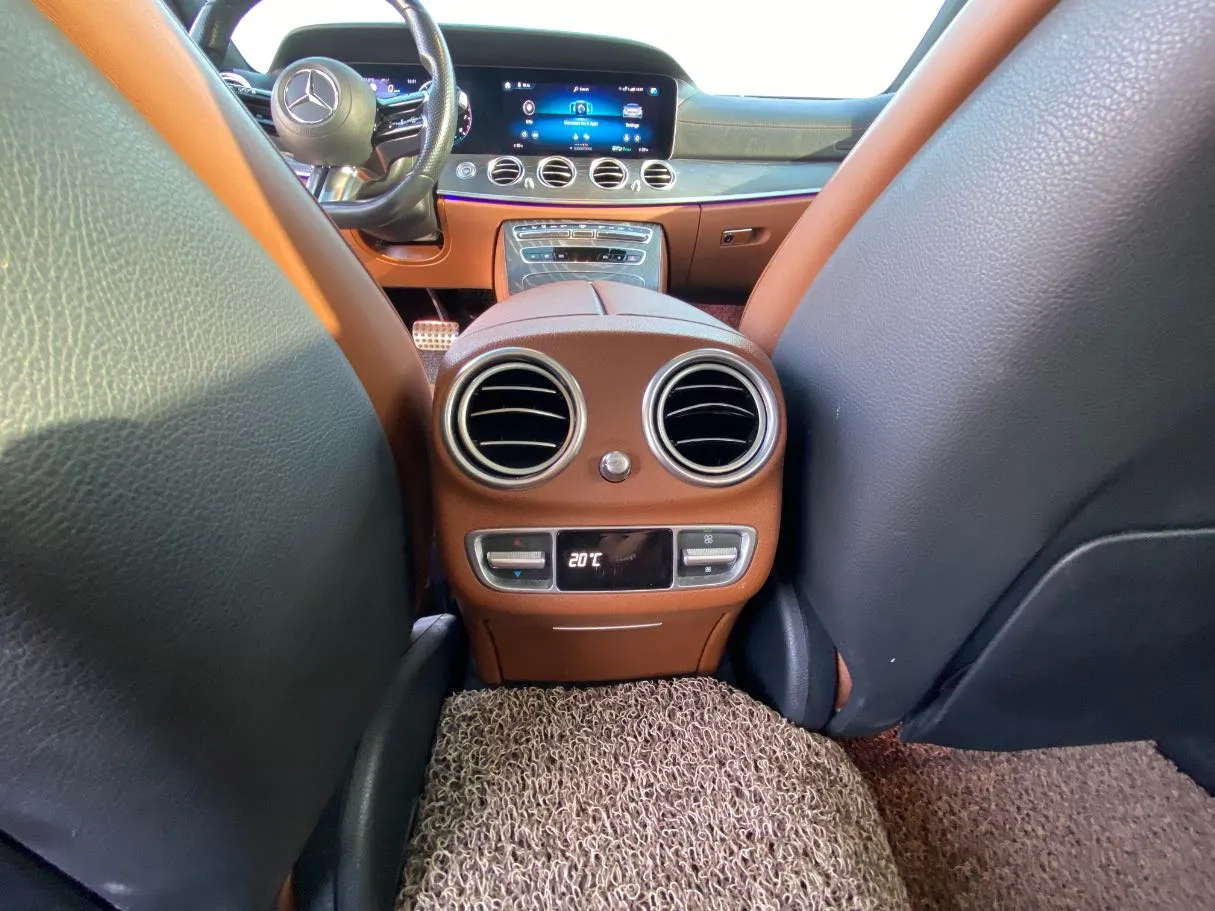 Car image 28