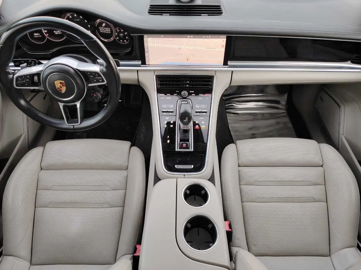 Car image 21