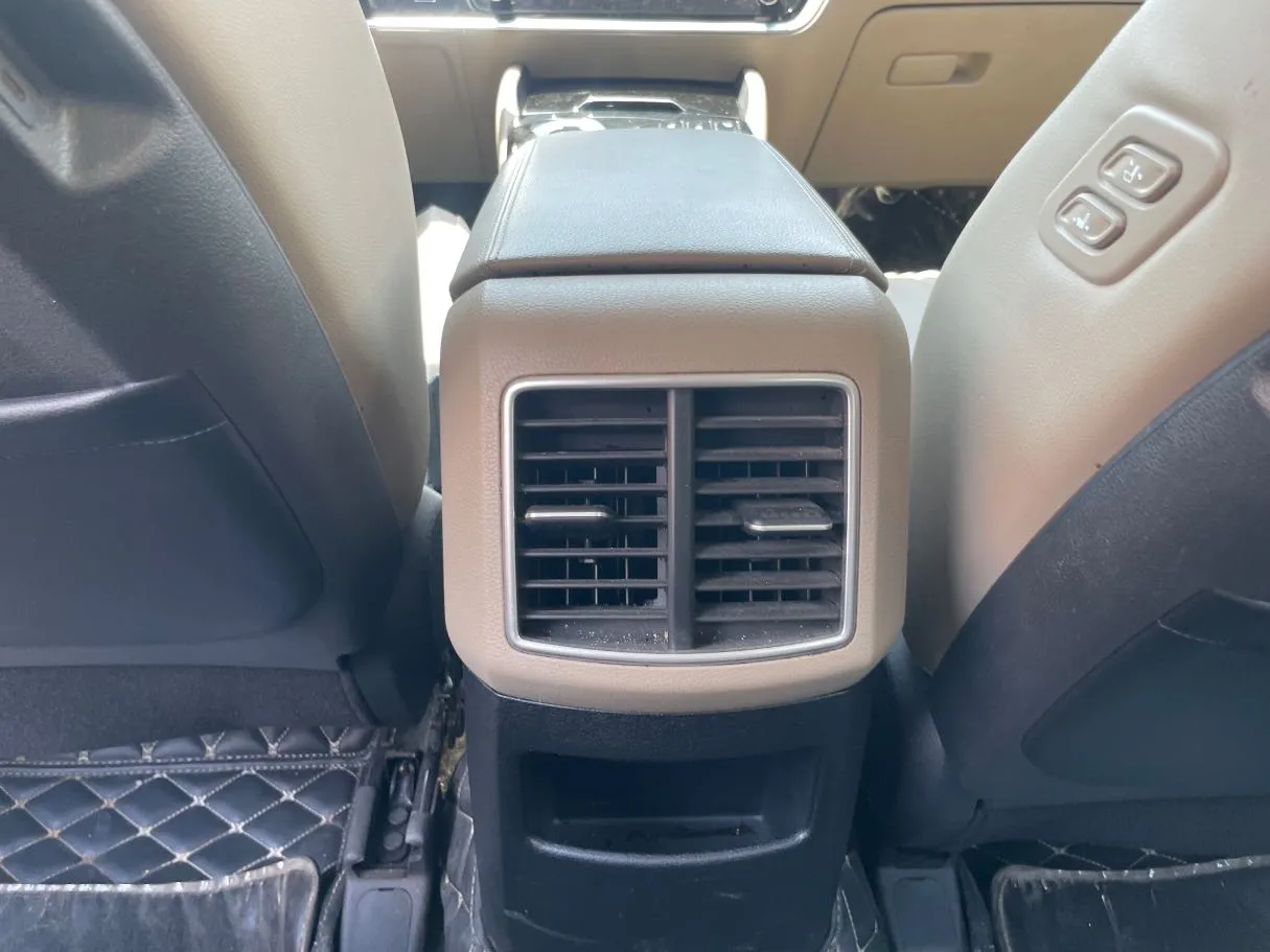 Car image 23