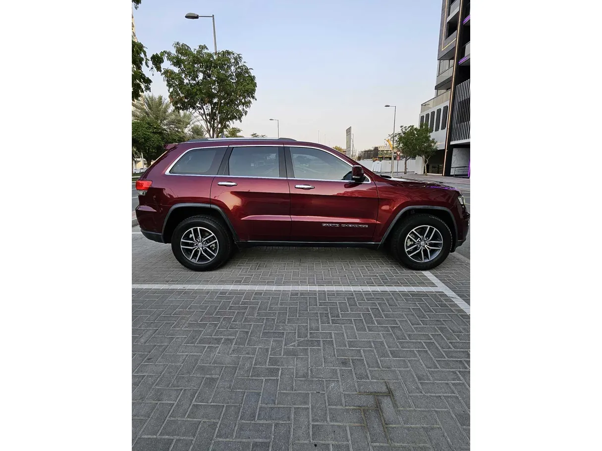 Car image 8