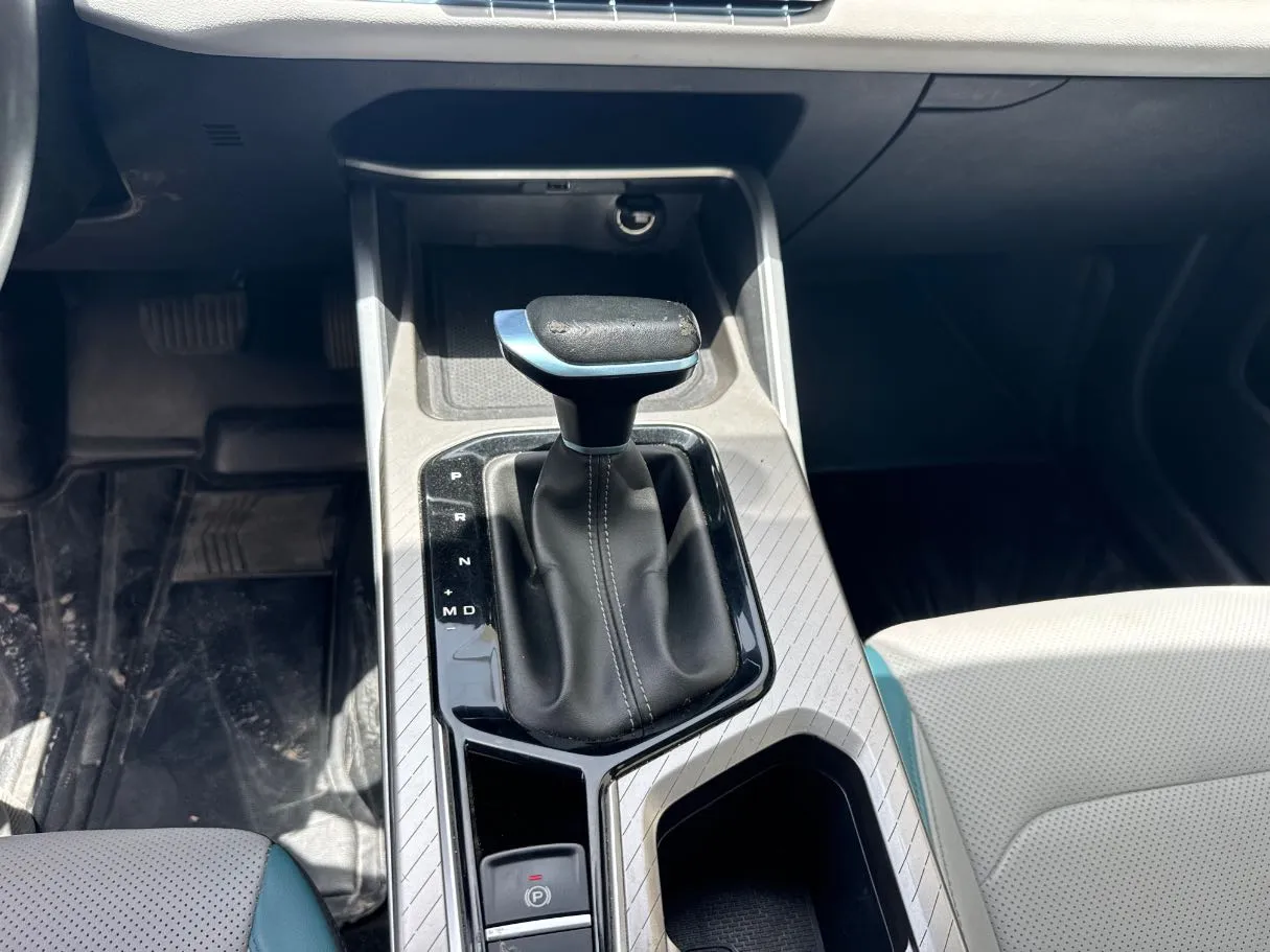 Car image 10