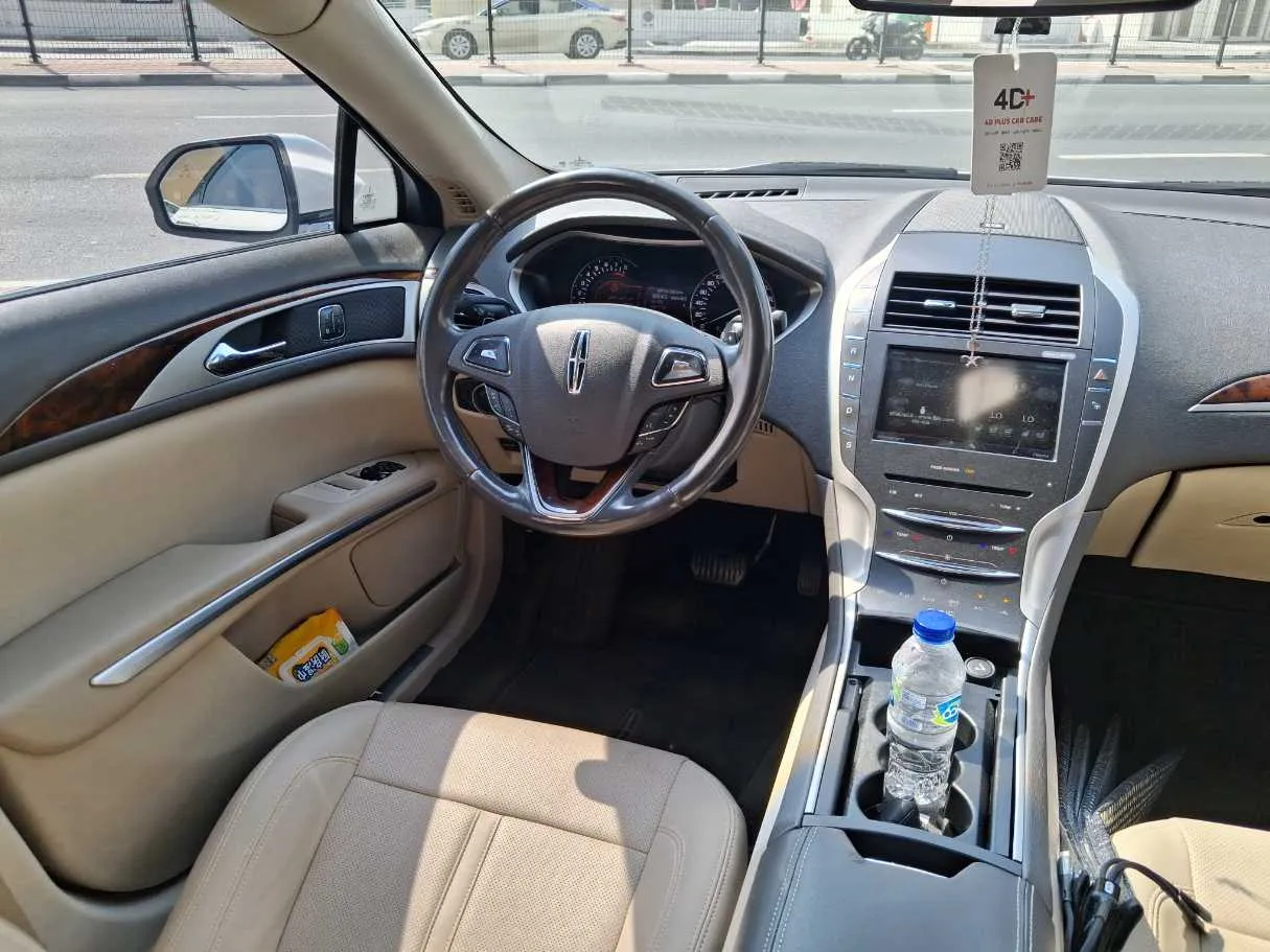 Car image 16