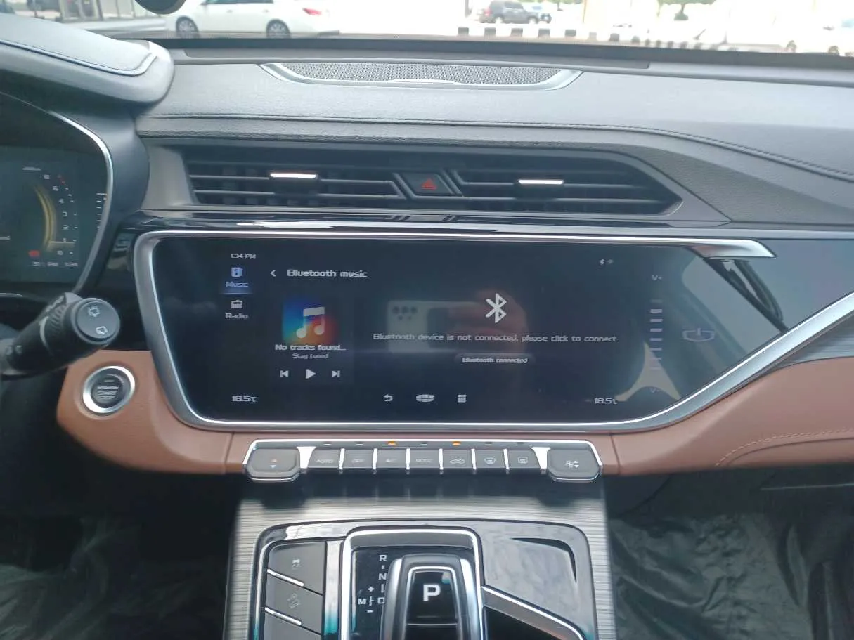 Car image 15