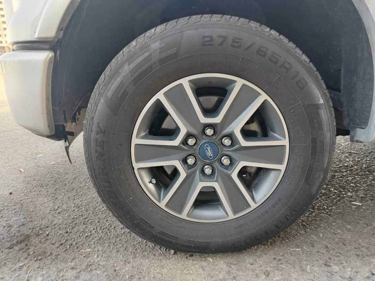 Car image 10