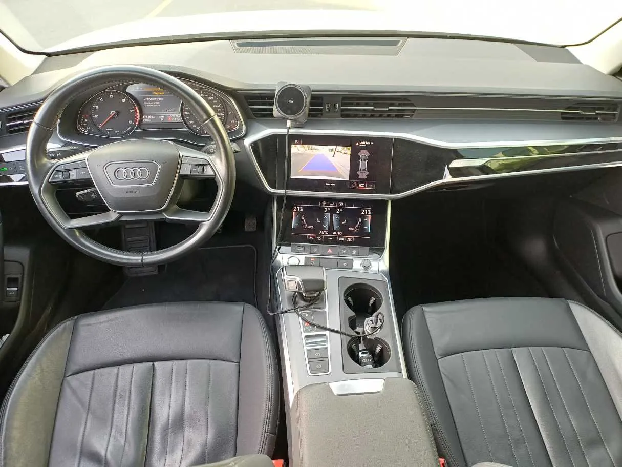 Car image 15