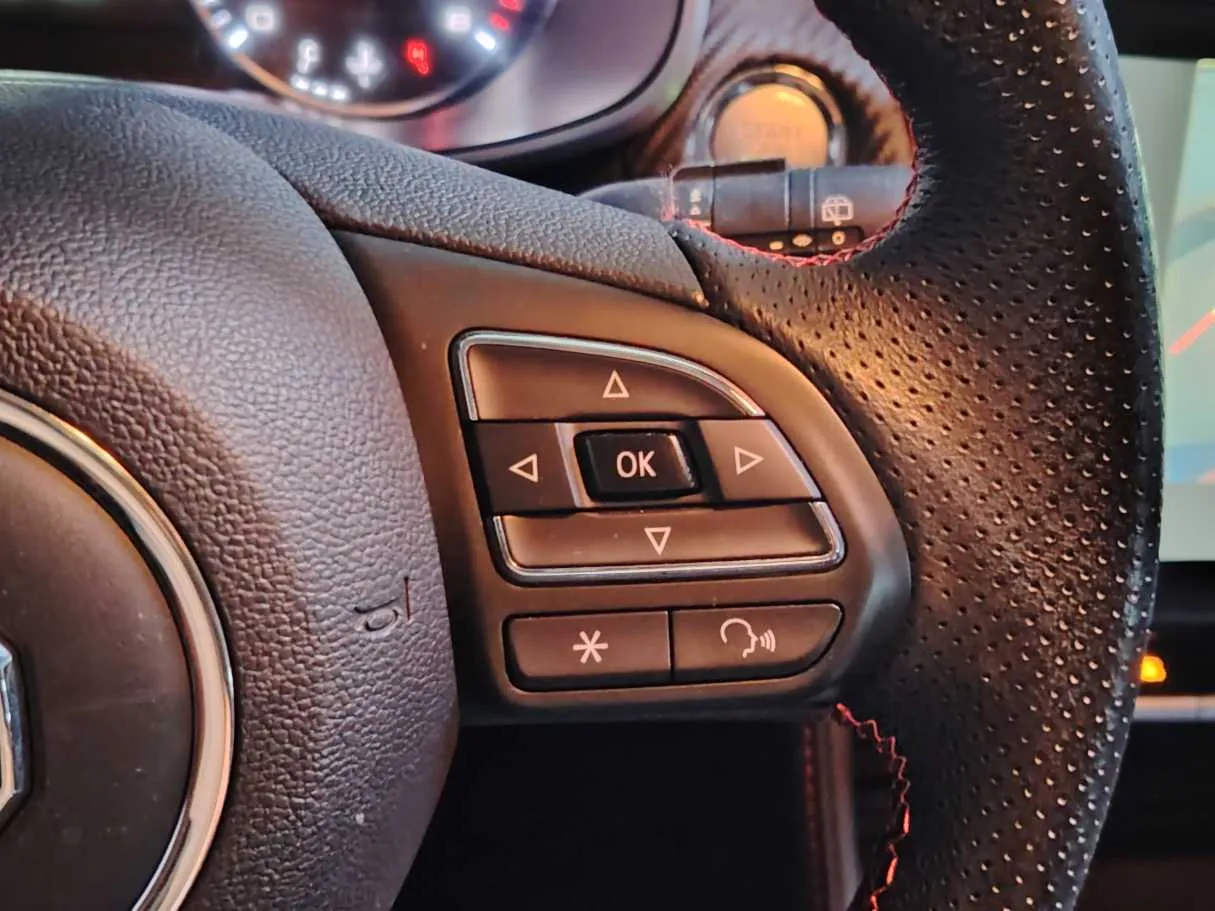 Car image 21