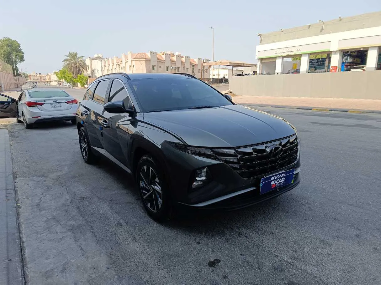 Car image 3