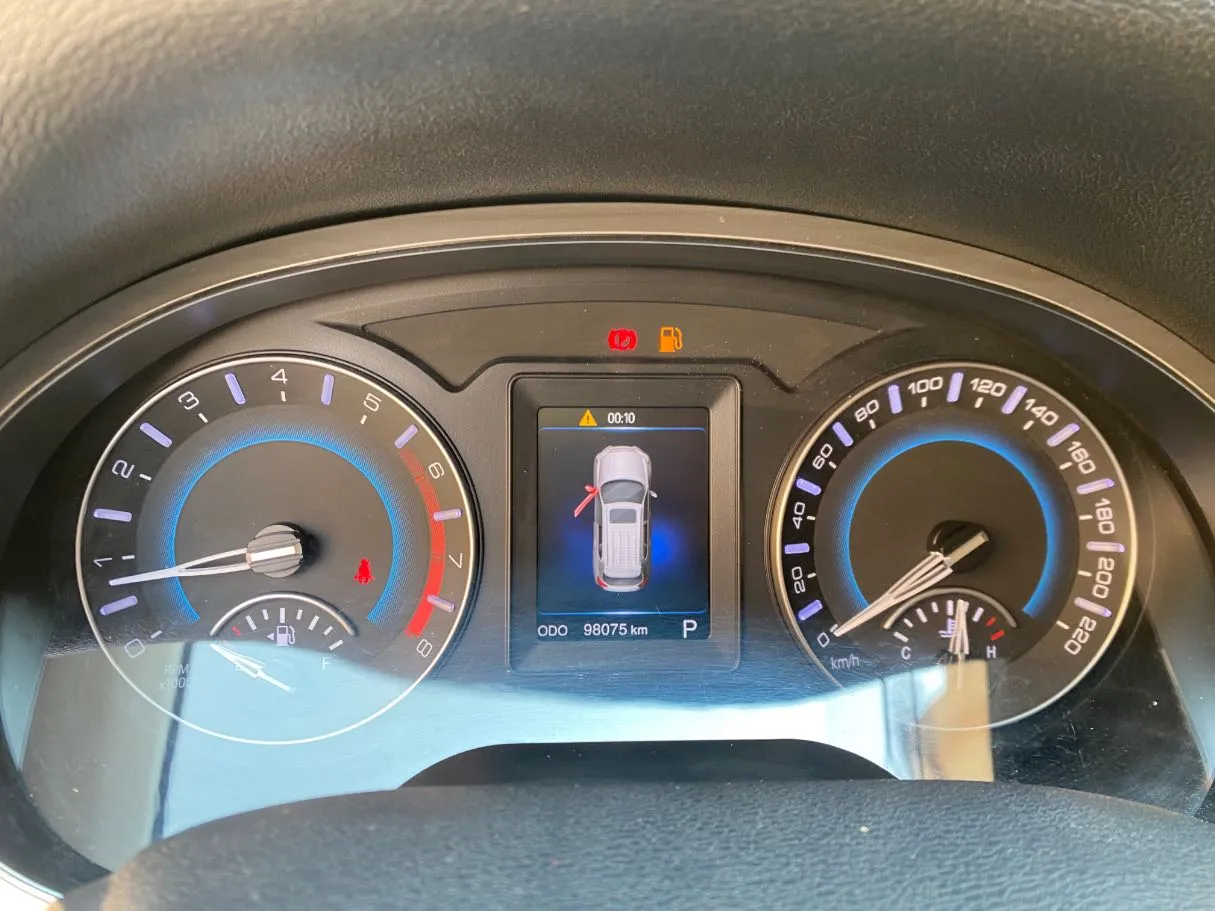 Car image 17