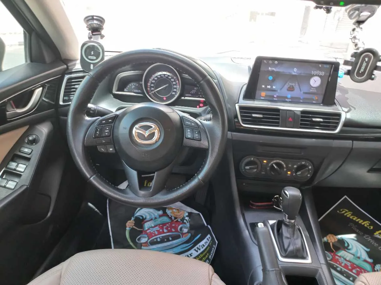 Car image 24